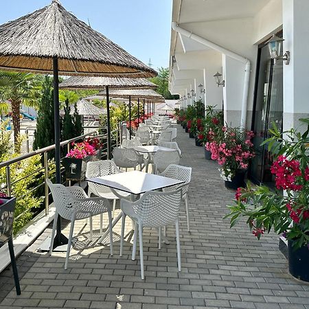 Hotel Aqua Kŭrdzhali Exteriör bild