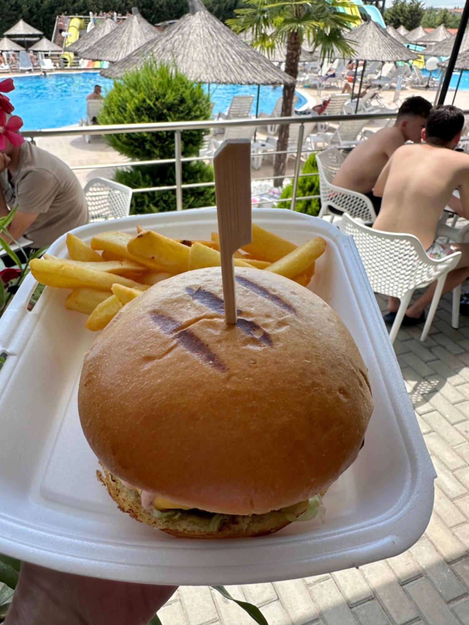 Hotel Aqua Kŭrdzhali Exteriör bild