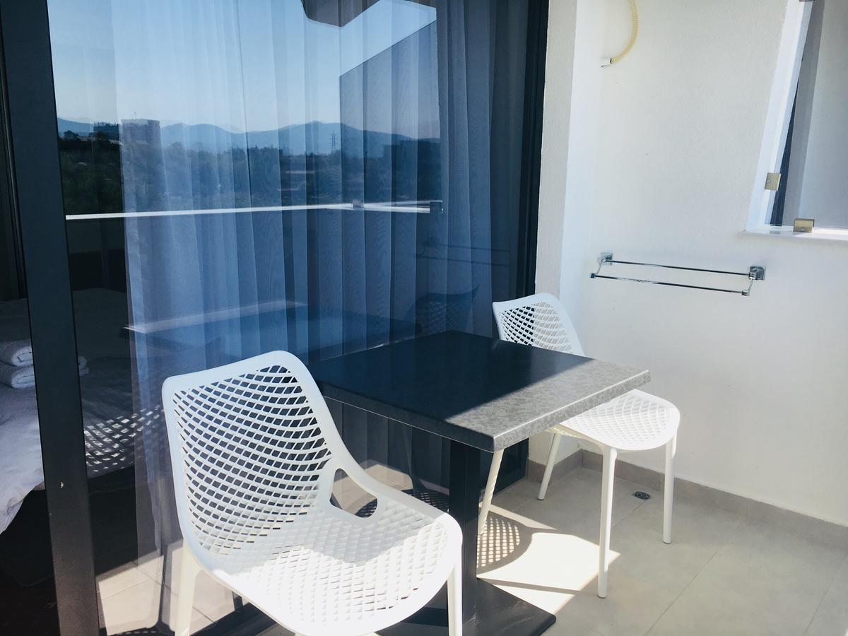 Hotel Aqua Kŭrdzhali Exteriör bild