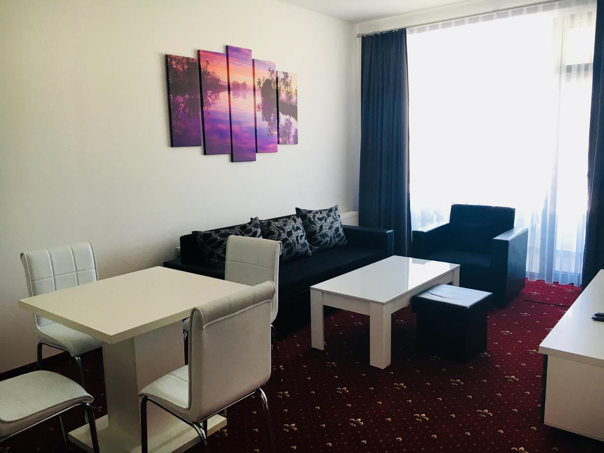Hotel Aqua Kŭrdzhali Exteriör bild