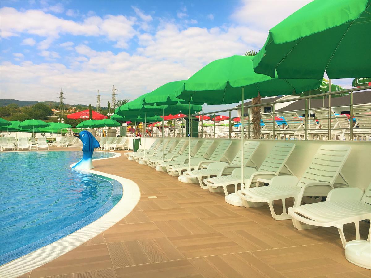 Hotel Aqua Kŭrdzhali Exteriör bild