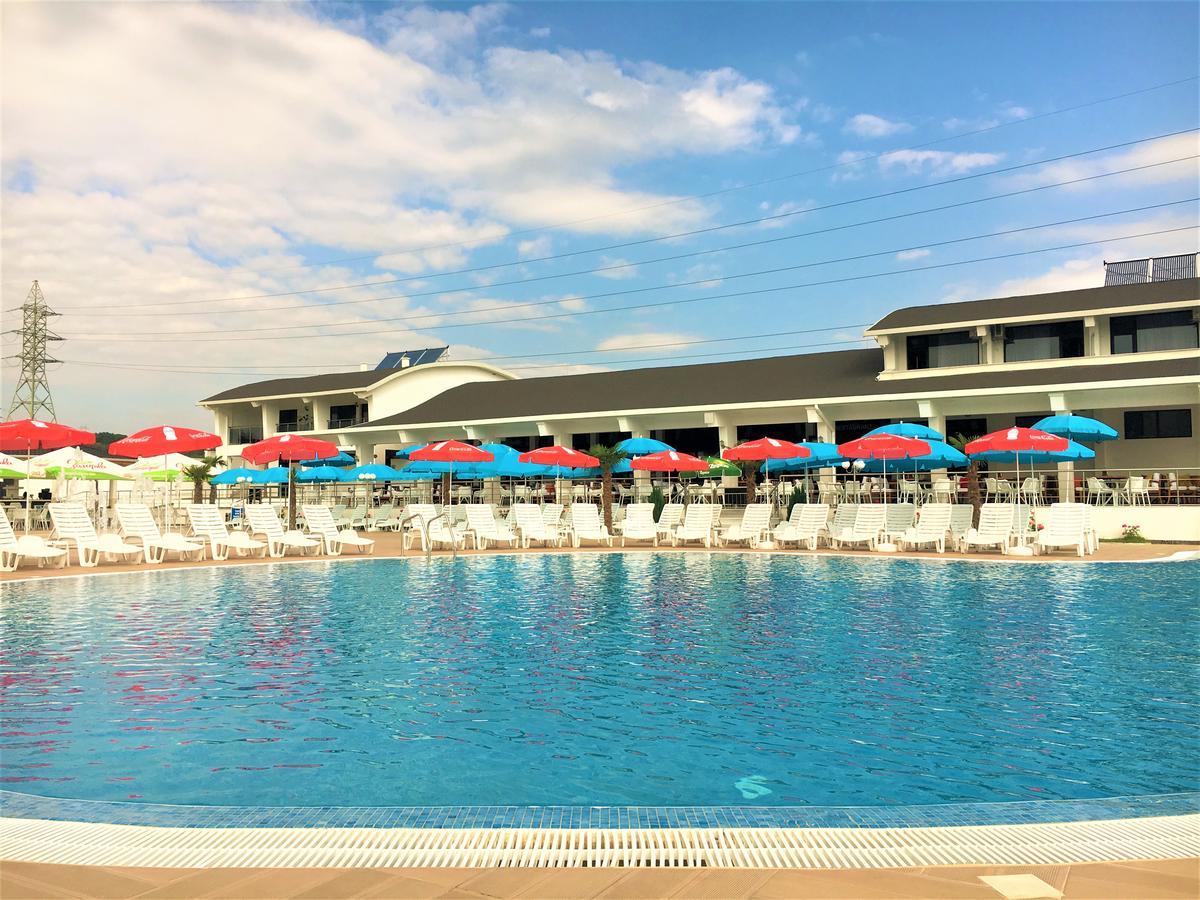 Hotel Aqua Kŭrdzhali Exteriör bild