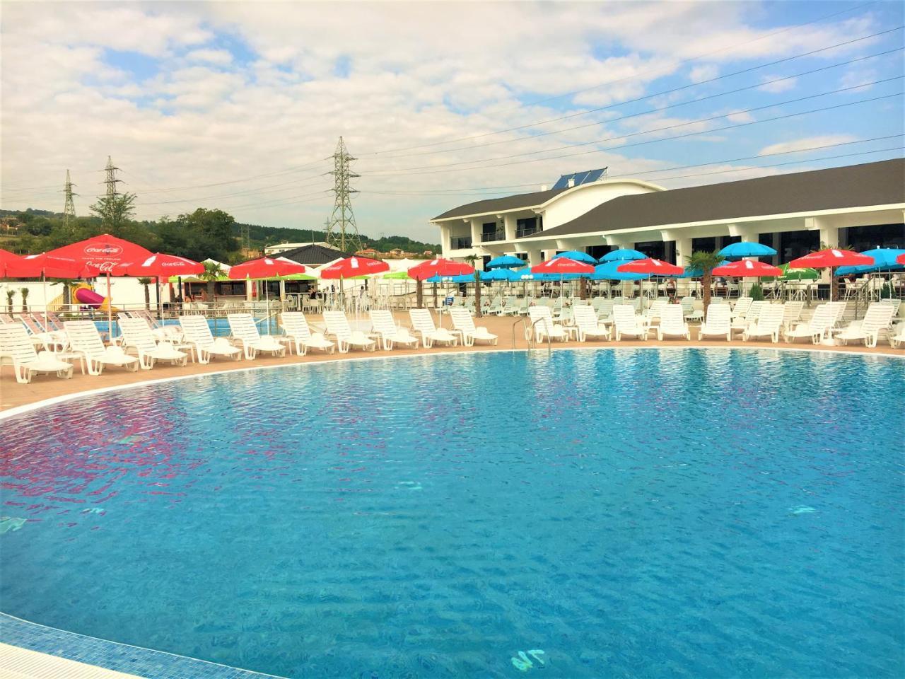 Hotel Aqua Kŭrdzhali Exteriör bild