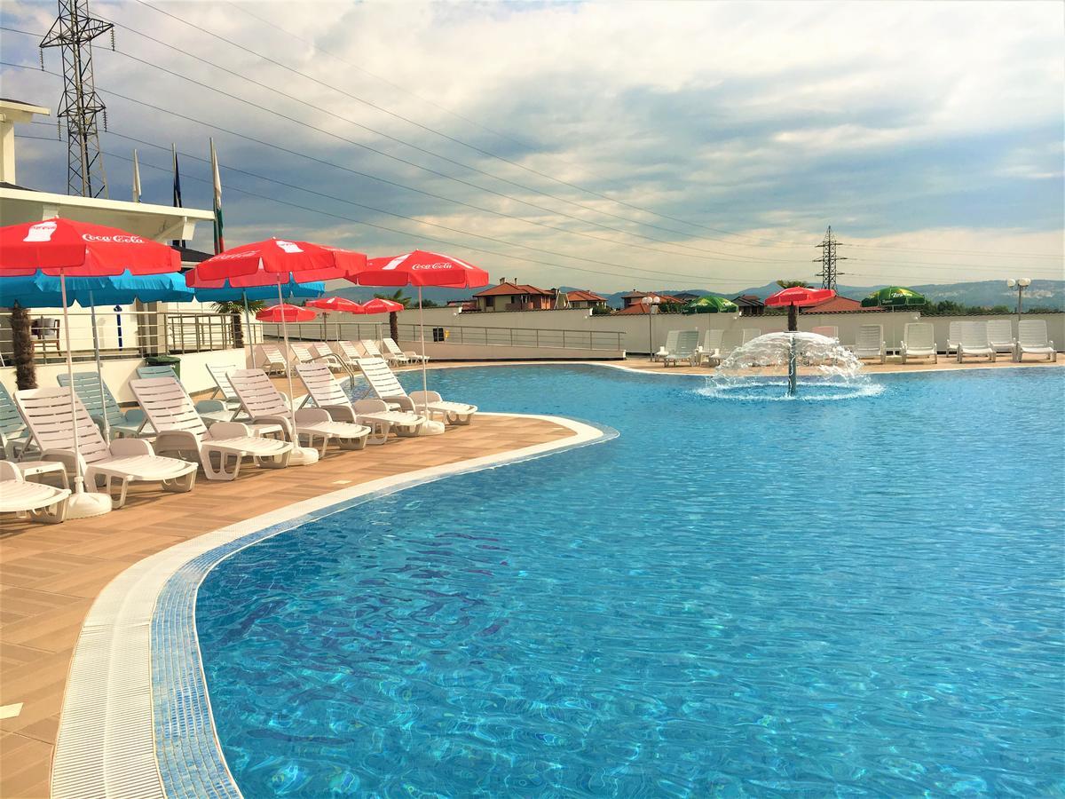 Hotel Aqua Kŭrdzhali Exteriör bild